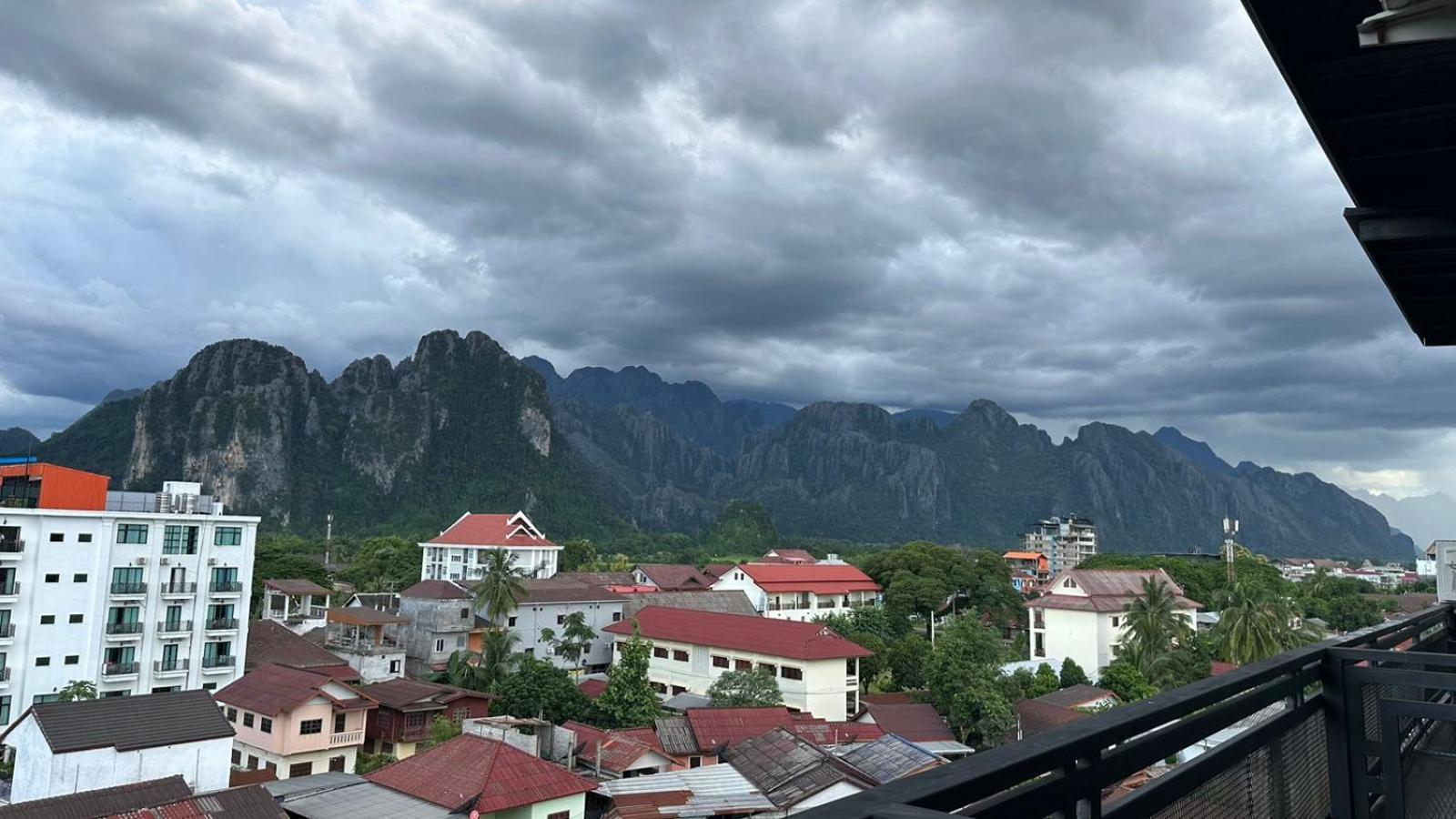 Vang Vieng Topview Hotel Exterior foto