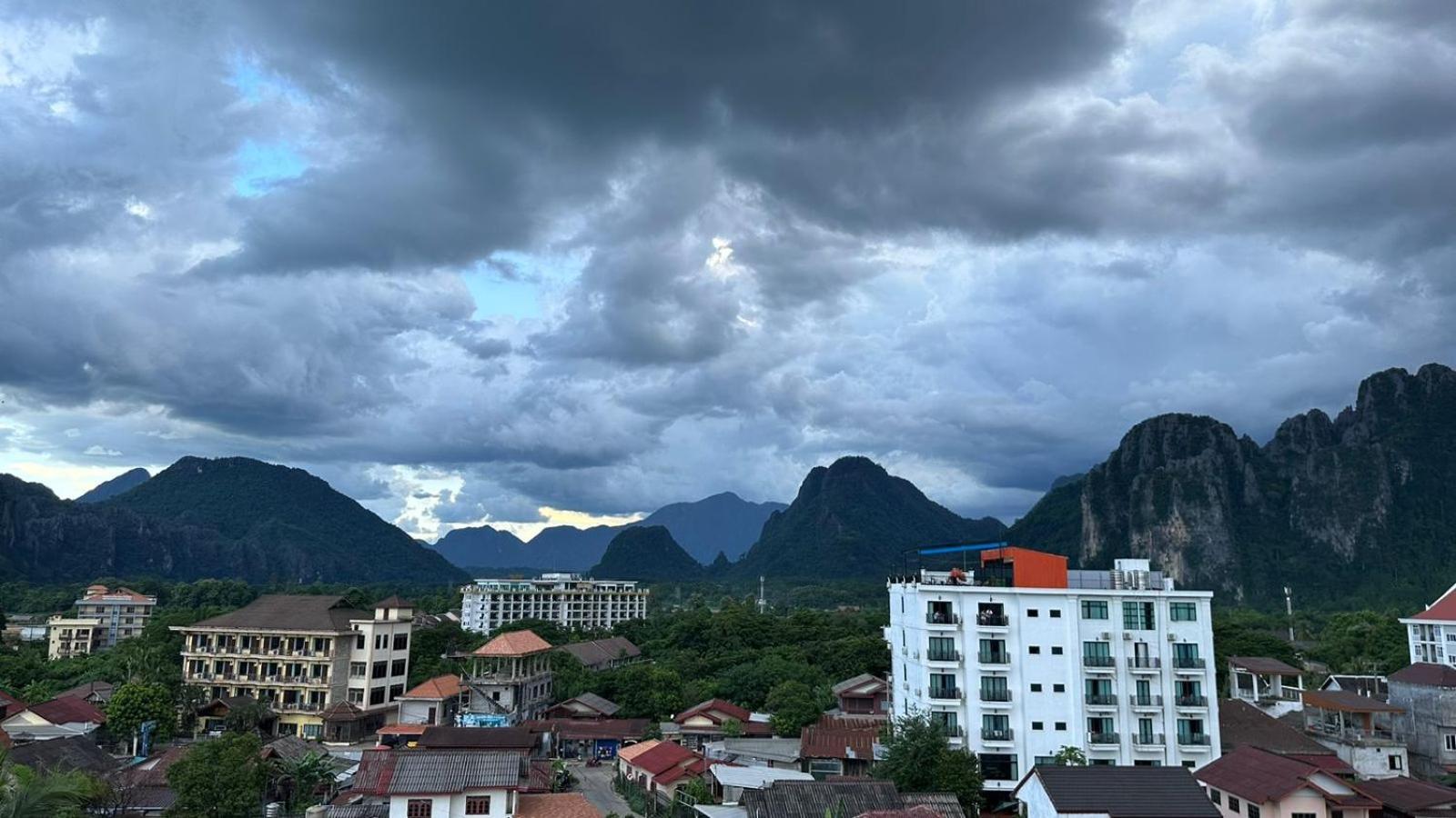 Vang Vieng Topview Hotel Exterior foto